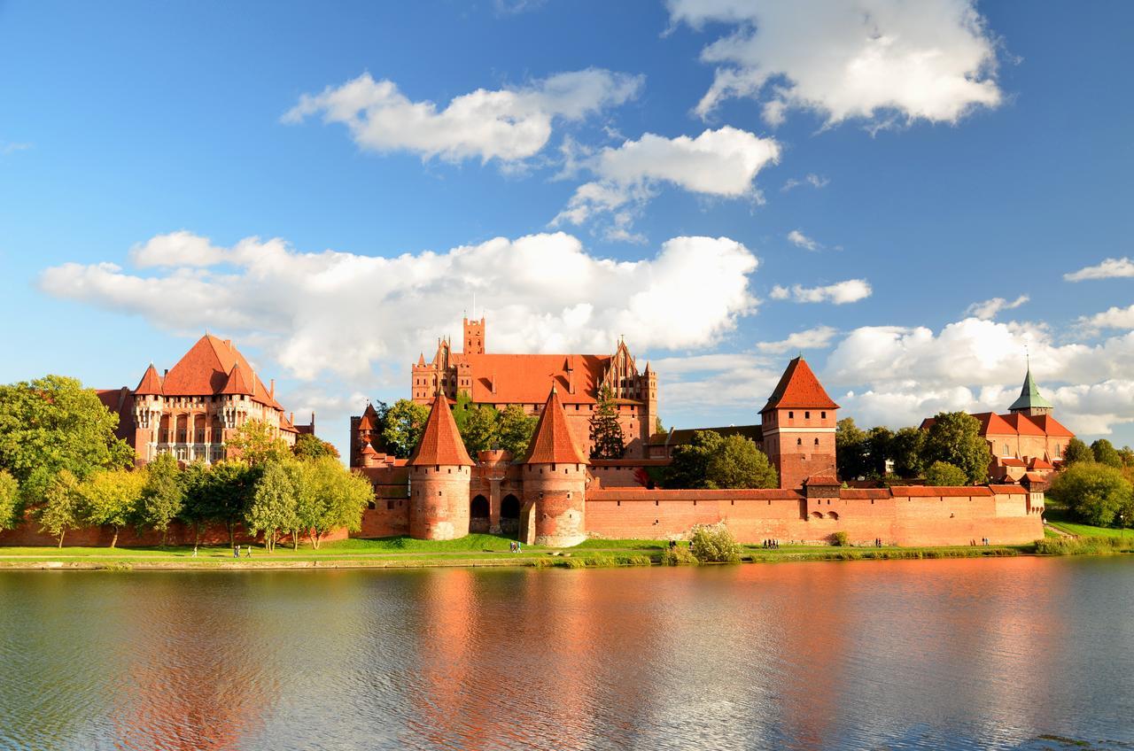 Dedal Hostel Malbork Buitenkant foto
