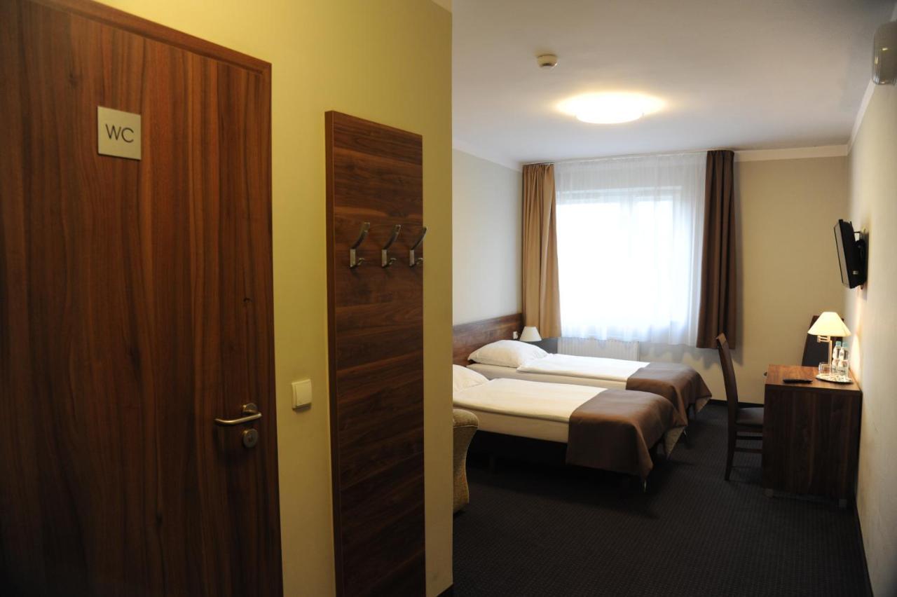 Dedal Hostel Malbork Buitenkant foto