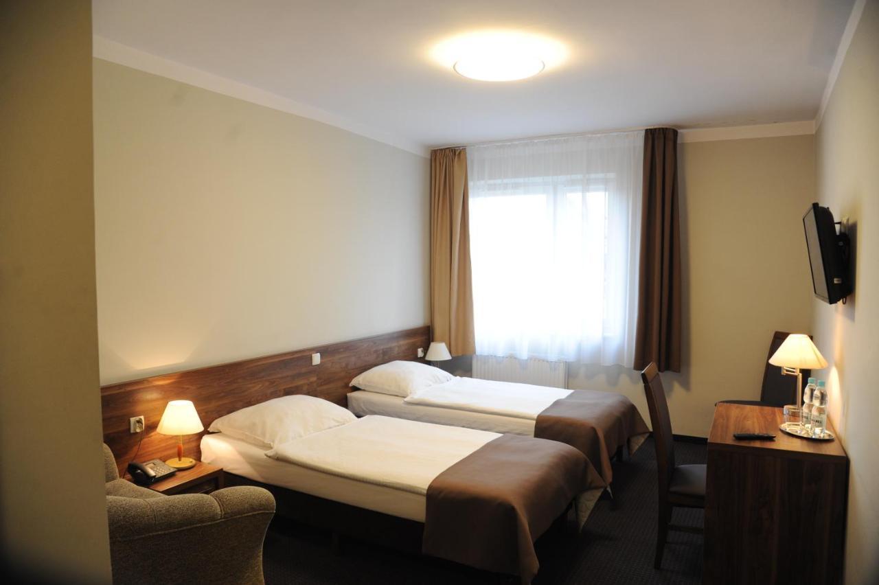 Dedal Hostel Malbork Buitenkant foto