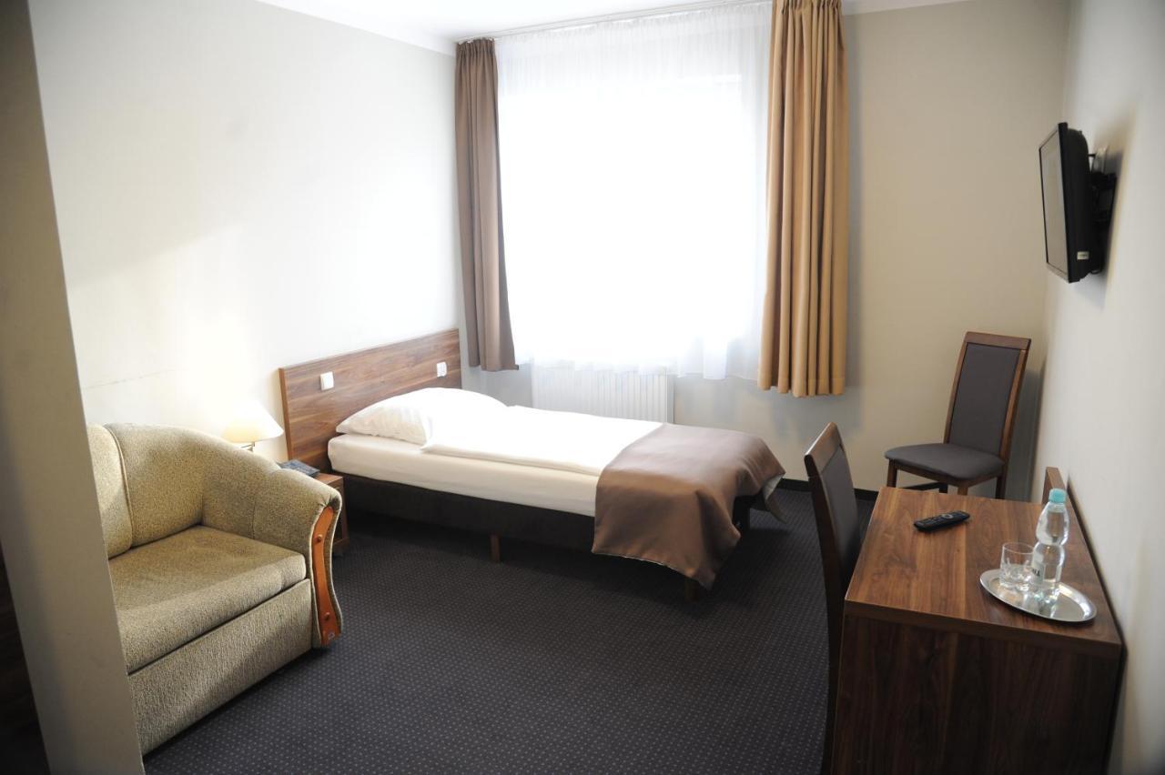 Dedal Hostel Malbork Buitenkant foto