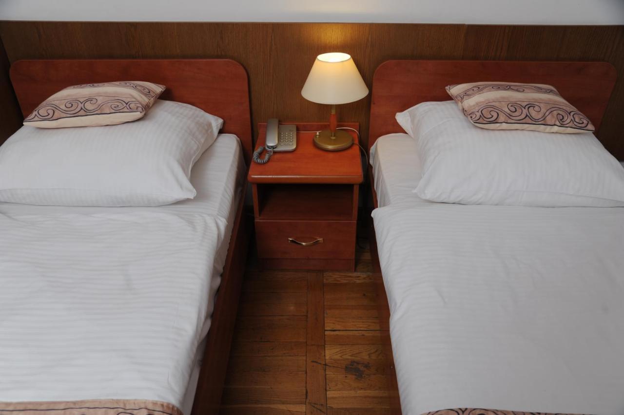 Dedal Hostel Malbork Buitenkant foto