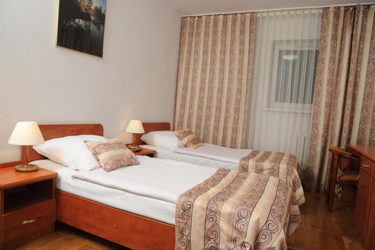 Dedal Hostel Malbork Buitenkant foto
